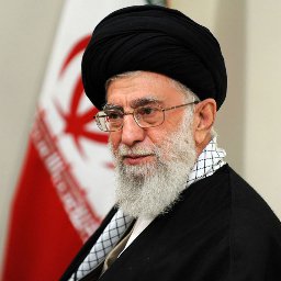 لبخند خامنه‌ای